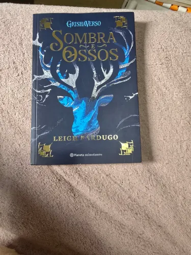 livro sombra e ossos grishaverso