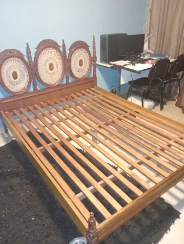Cama casal madeira antiga 