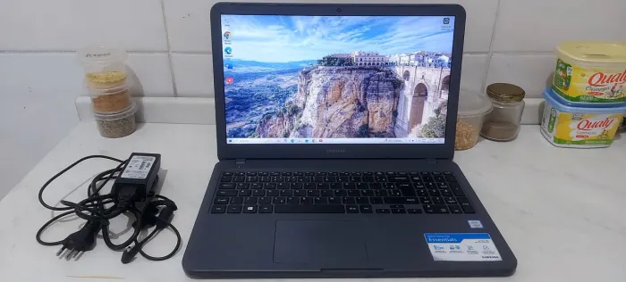 I3 7aG 8gb ddr4 ssd m2 240gb tela de 15.6 bateria +3h top DISPENSO CURIOSOS