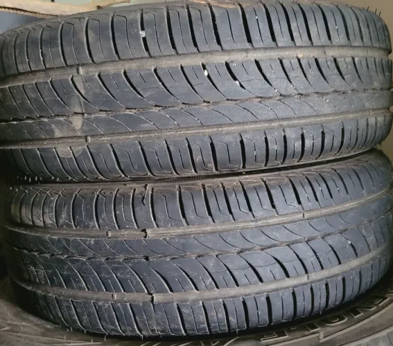Pneu 185 65 15 Remold 90% seminovo em até 10x de R$16,00 no cartão de crédito