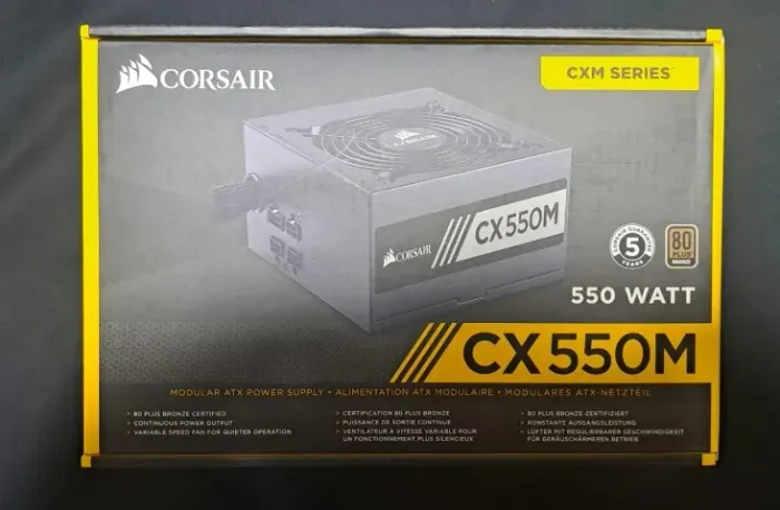 Corsair CX550M Bronze na caixa