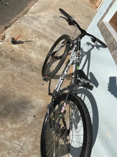 Bicicleta Caloi Aro 29 21 Marchas Câmbio Shimano - Quadro de Alumínio