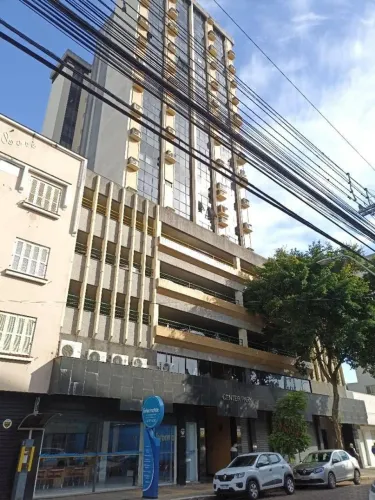 Sala à venda no Centro de São Leopoldo, RS, com vaga de garagem. Excelente oportunidade pa