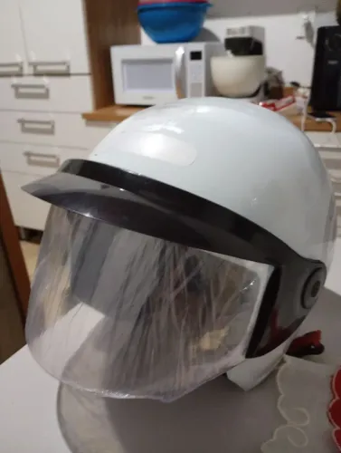Capacete top