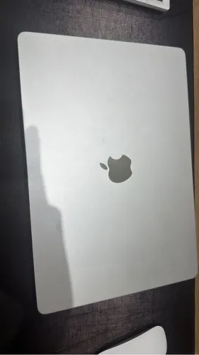 MacBook Air M3 15? - 2024 + Magic Mouse