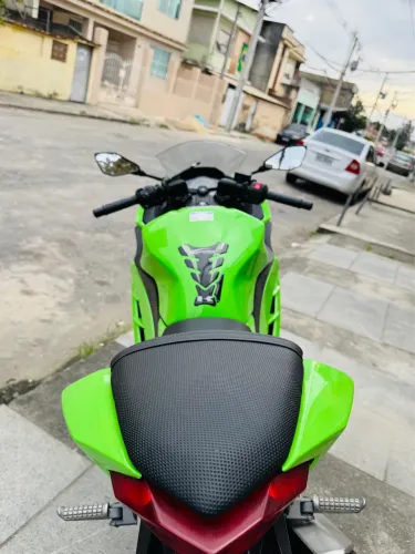 Kawasaki ninja 300