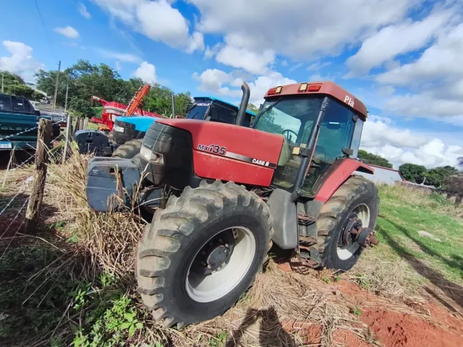 Trator case ll MX 135