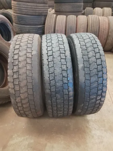 Vende-se 3 pneus meia vida 315/80R22.5
