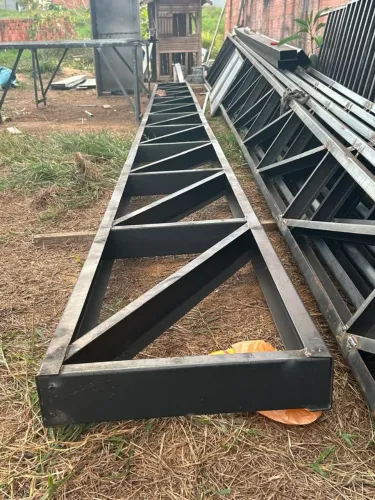 VENDE-SE TESOURAS METÁLICAS PARA COBERTURA