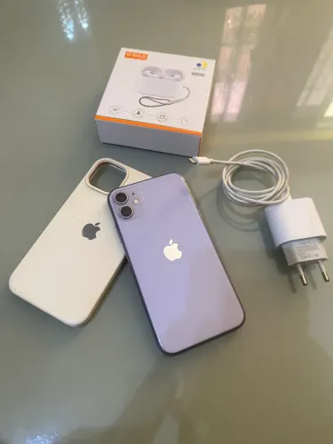Vendo IPhone 11 roxo, única dona, sem detalhes - $ 1200 facilito cartão