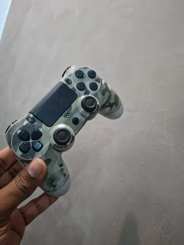 PlayStation 4 controle funcionando camuflado