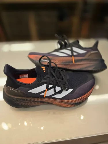 Tênis adidas ultraboost 5 num. 41