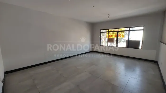 Sala comercial aluga-se com 27 m2 em Interlagos - Zona Sul