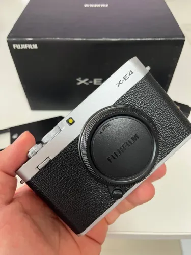 Câmera Fujifilm xe4 cor prata