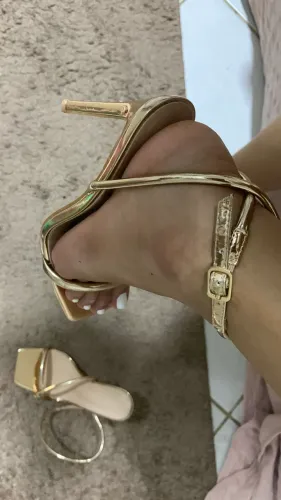 sandália salto alto