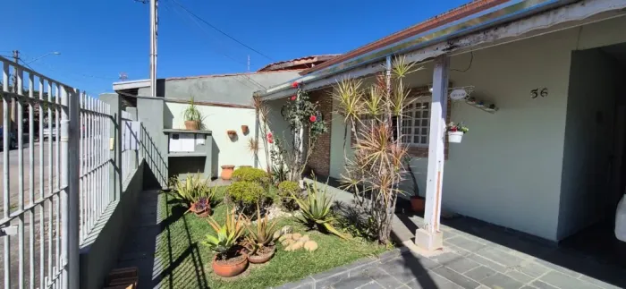 Casa de Boneca! Linda Casa Térrea no Jardim das Indústrias com 3 Quartos, 2 Vagas, 250 m2