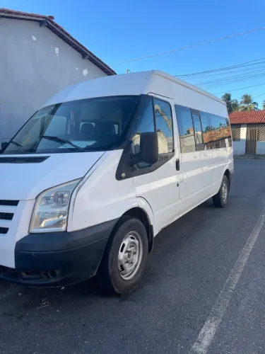Ford Transit Furgão 3330 2.4 Tdci Curto Dies. 2011