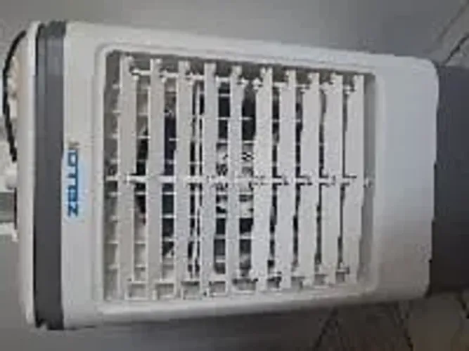 climatizador de ar portátil da marca Zellox, modelo ZLX-20.