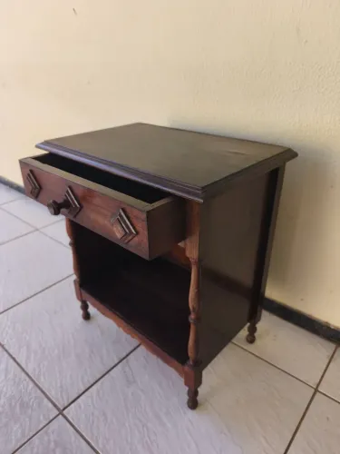 Mesa de Cabeceira