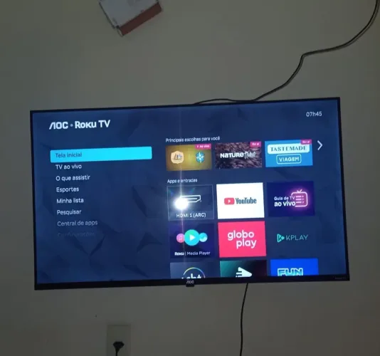 Uma smart tv de 43 polegadas seme nova venha conferir