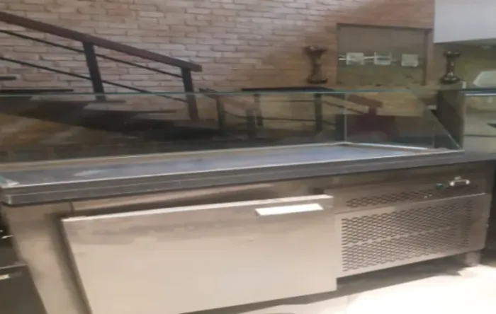 BALCÃO REFRIGERADOR P/MONTAGEM SANDUICHES COM FECHAMENTO EM VIDRO 125X65X9 ICEBERGB