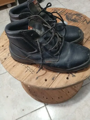 Bota biqueira de aço