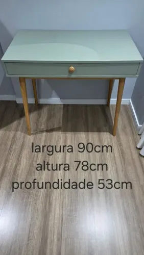 Penteadeira com cadeira