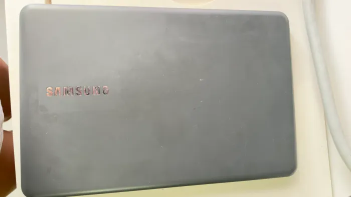 Notebook Samsung Essentials E30 memória 4 gb HD 1 TB