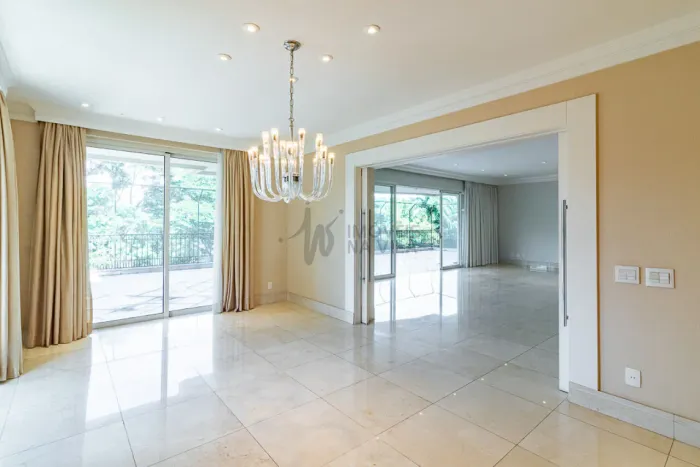 Apartamento de 532m² e com 4 suites, 6 vagas e em frente ao Parque Ibirapuera