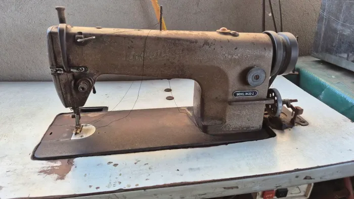 Maquina de costura industrial reta
