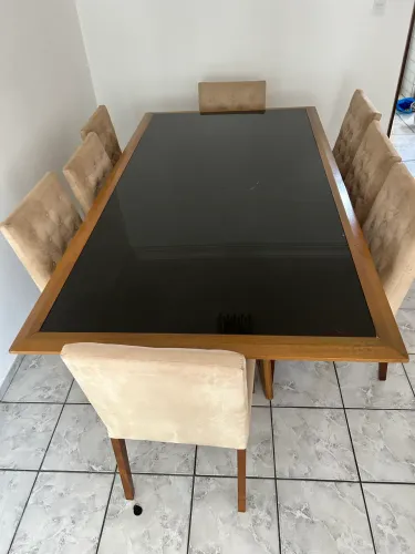Mesa madeira maciça 8 cadeiras vidro trincado(menor valor)
