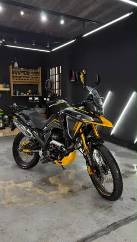 ? SHINERAY SHI 250 - MUITO NOVA | 9.000 KM | ÚNICO DONO