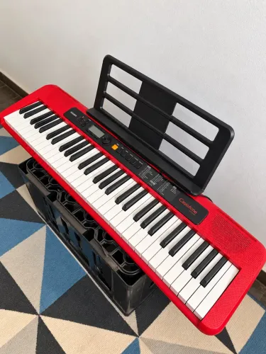 Teclado Musical Casio Casiotone CT-S200RD - 61 Teclas - Vermelho - Com Caixa Original
