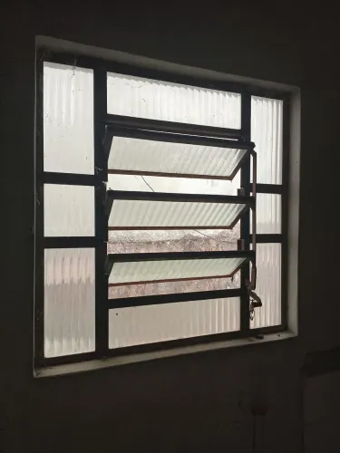 Basculante de Alumínio 