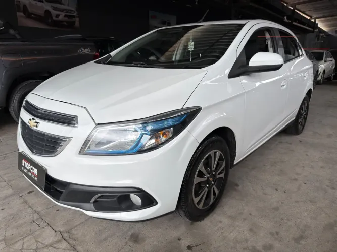 Chevrolet Onix Hatch LTZ 1.4 8V Flex Power Aut. 4P 2015