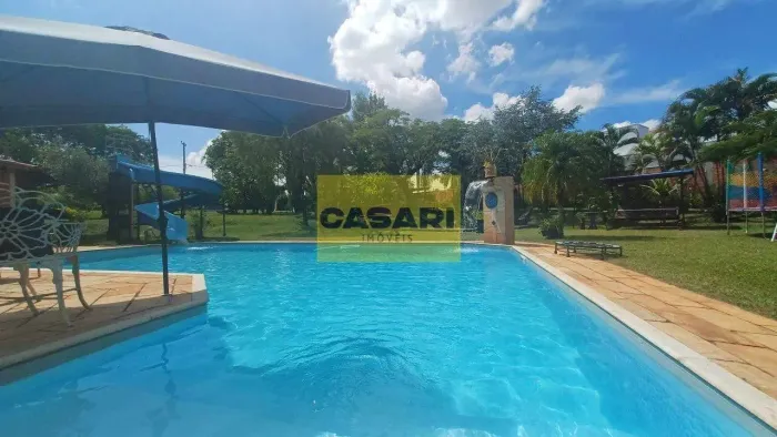 Chácara á venda, no condomínio Vitassay em Boituva/SP com ampla piscina, área gourmet, sau