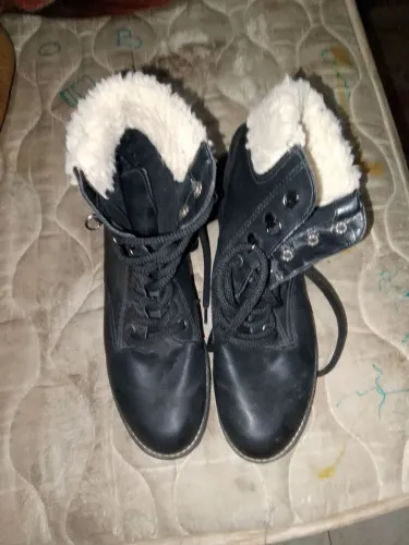 Eu tenho uma bota ? preta de adulto eu estou vendendo essa bota feminina