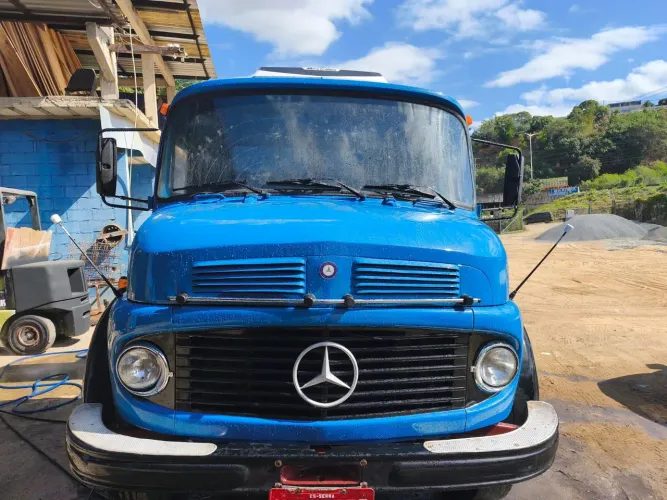 Caminhão MB 1316