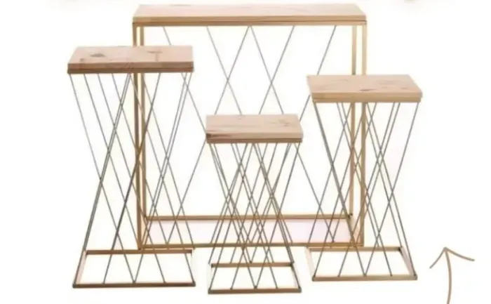 Kit de 4 mesas treliça para decoração + 2 arcos romanos 