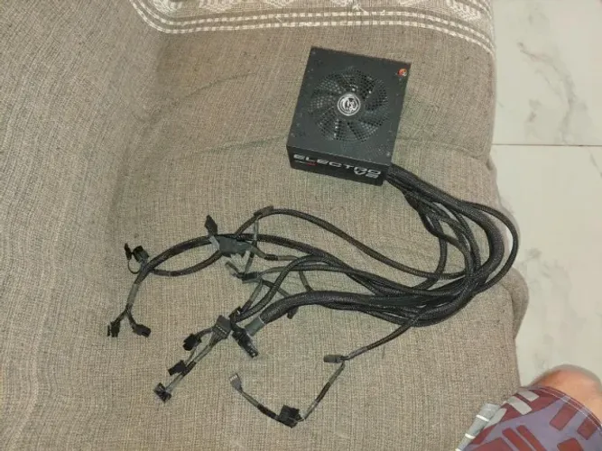 Fonte 550W Pcyes Electro V2