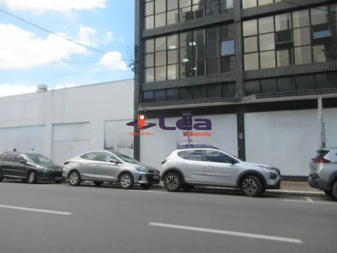 Salão Comercial para Locação no Centro de Suzano-SP 6 Salas, 2 Banheiros, 280m² de Área