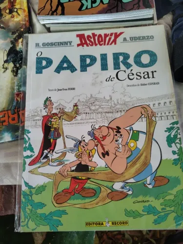 HQs Asterix r$ 30 cada