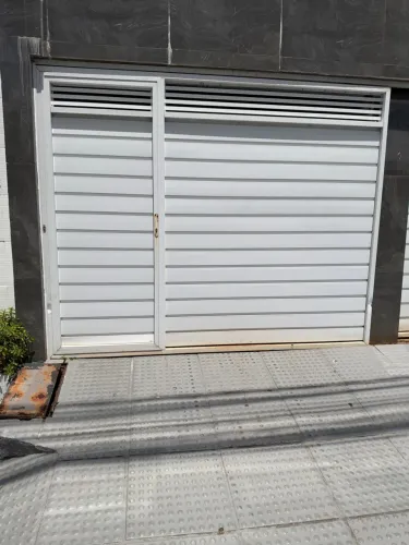 Portão de alumínio tamanho 2.70 por 2.16