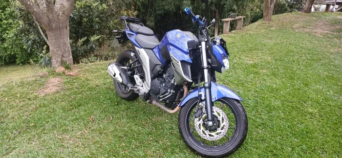 Troco por carro