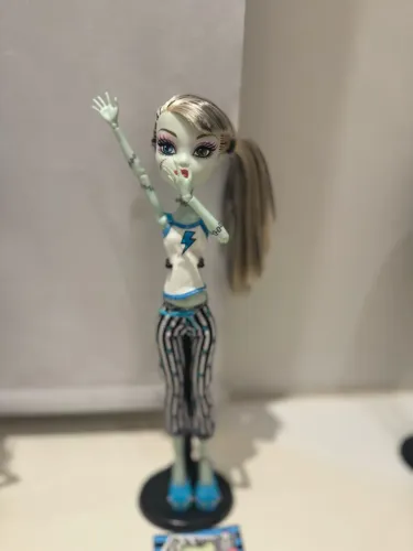 Monster high frankie Dead Tired