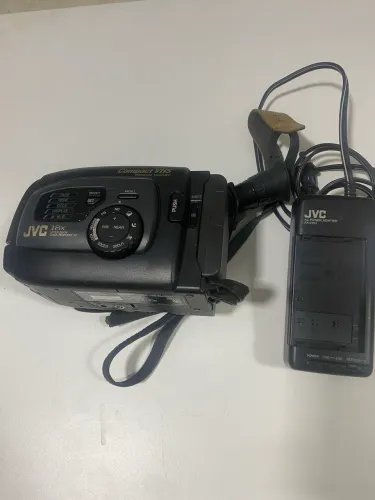 CÂMERA VHS JVC GR-AX26U