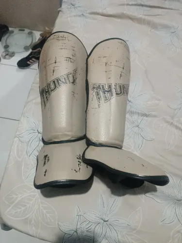 Caneleira de muay thai thunder