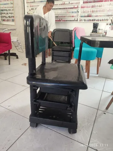 Vende-se cadeira de manicure