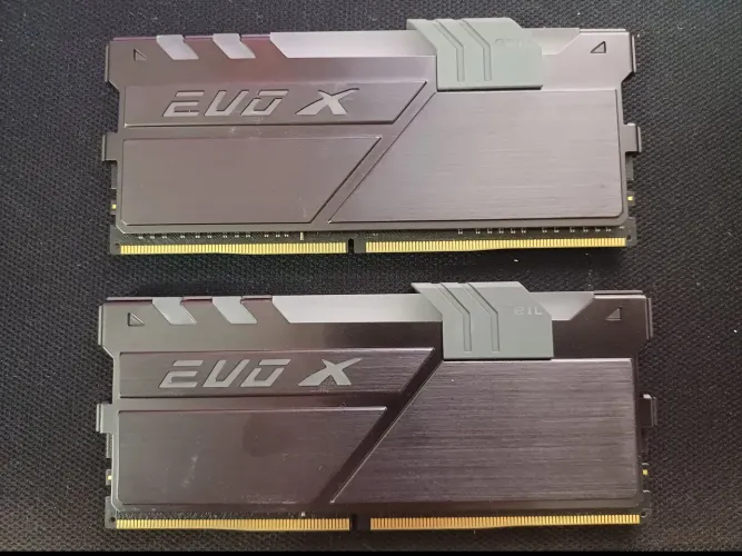 Memória DDR4 2x8 (16Gb) 3200Mhz Geil Evo X II