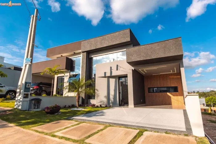 Casa de Luxo em Condomínio: 3 Quartos, 3 Suítes, 2 Salas, 4 Banheiros, 3 Vagas de Garagem